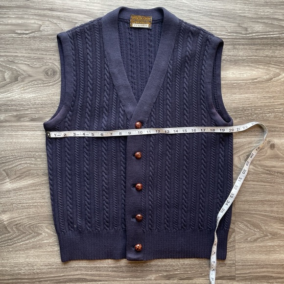 VTG Wool PENDLETON VEST Men's Navy Cable Knit Vest. LARGE
100%pure virgin wool - Picture 10 of 11